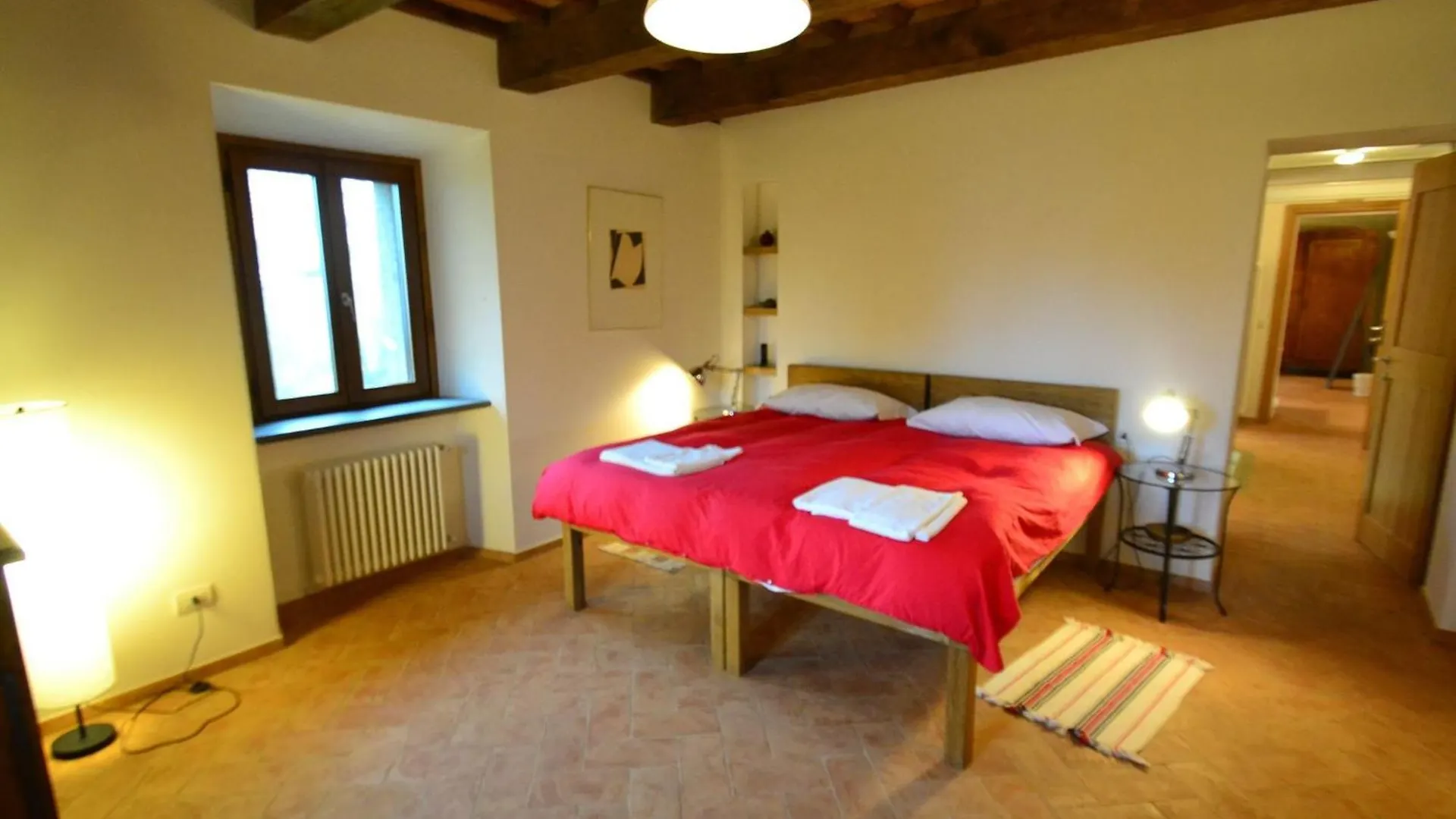 Spacious Holiday Home In Piancastagnaio With Fenced Garden