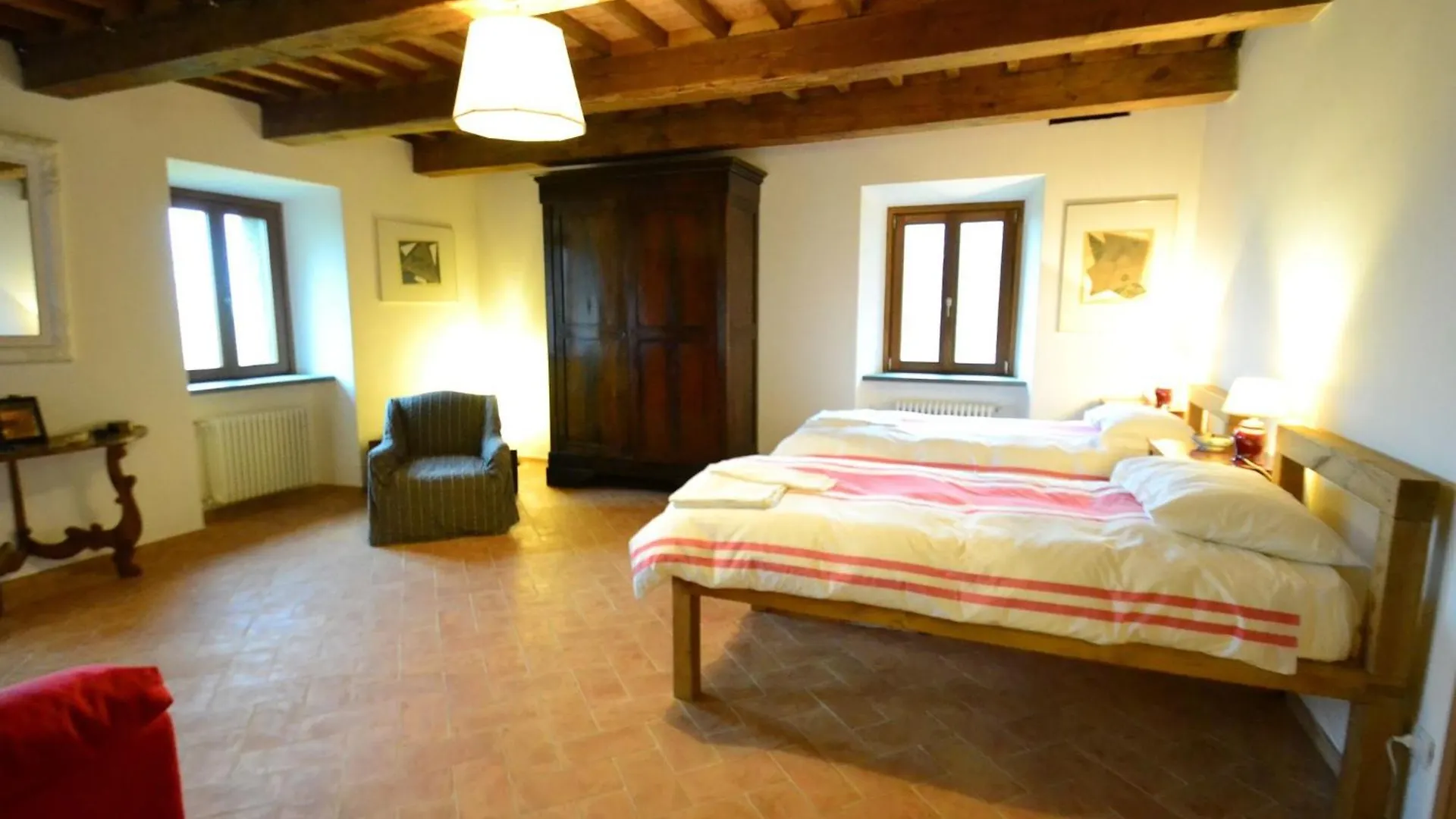 Spacious Holiday Home In Piancastagnaio With Fenced Garden Italy