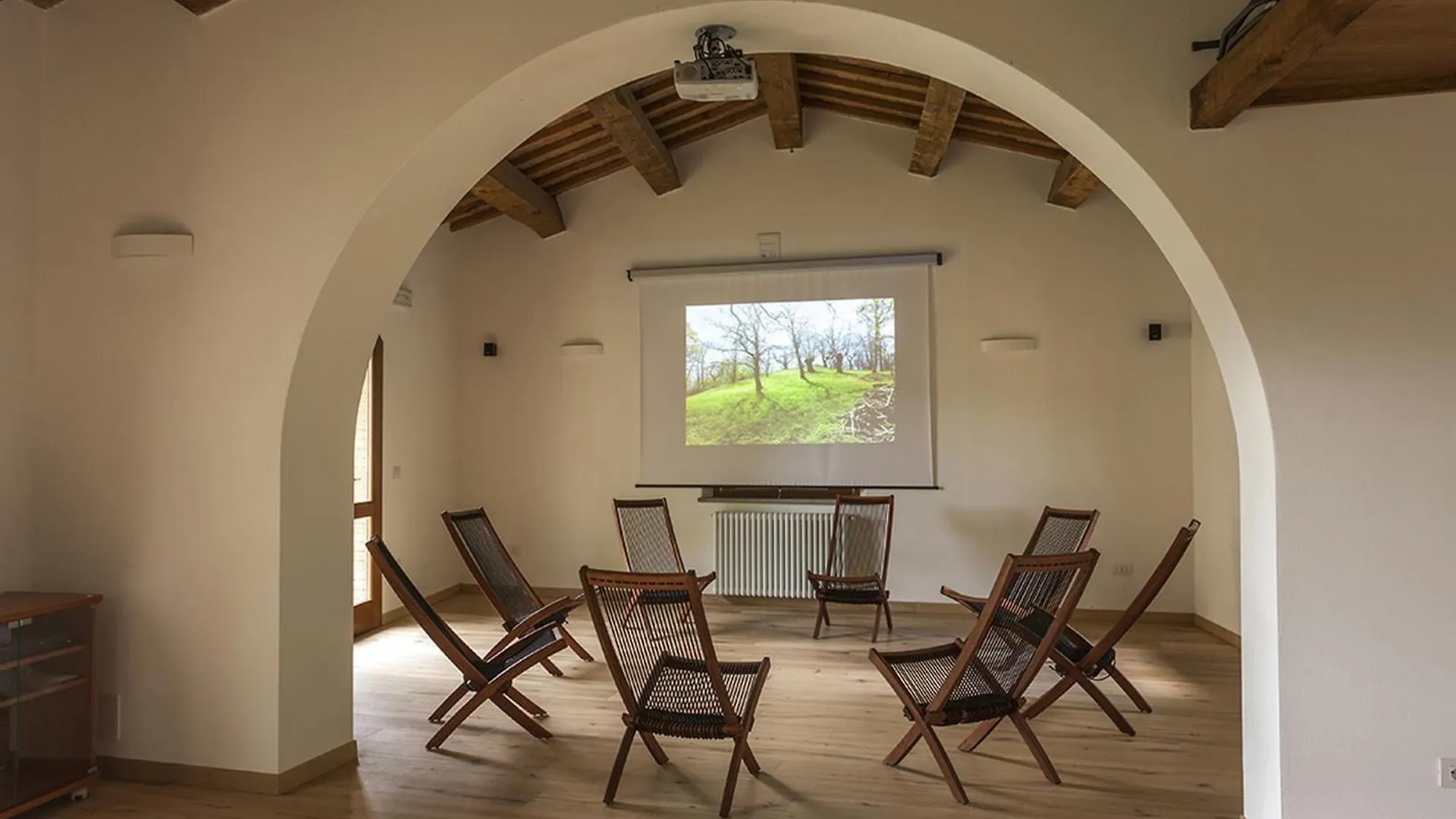 Spacious Holiday Home In Piancastagnaio With Fenced Garden 0*,
